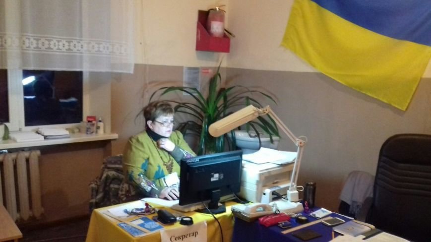 На избирательных участках Кривого Рога готовятся к подведению итогов голосования (фото) - фото 1 На избирательных участках Кривого Рога готовятся к подведению итогов голосования (фото) - фото 1