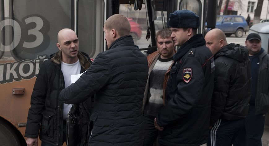 Бегущая неделя. Стрельба в полицейских, приговор Зелендинову и продолжение «маршруточных войн» по-белгородсуик (фото) - фото 4 Бегущая неделя. Стрельба в полицейских, приговор Зелендинову и продолжение «маршруточных войн» по-белгородсуик (фото) - фото 4
