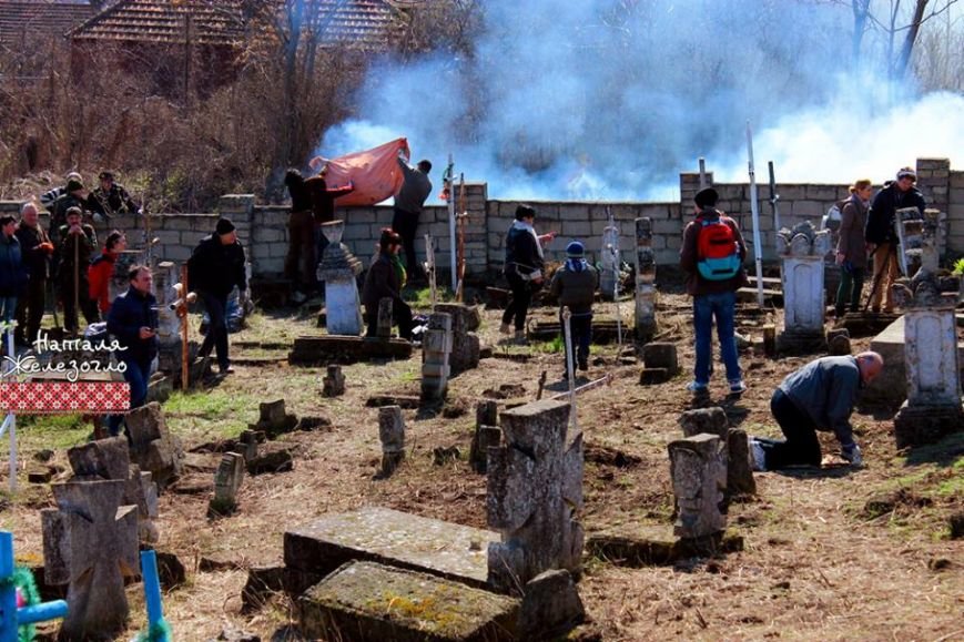 Вместе – сила! Одесские патриоты привели в порядок старинное казацкое кладбище (ФОТО) (фото) - фото 3