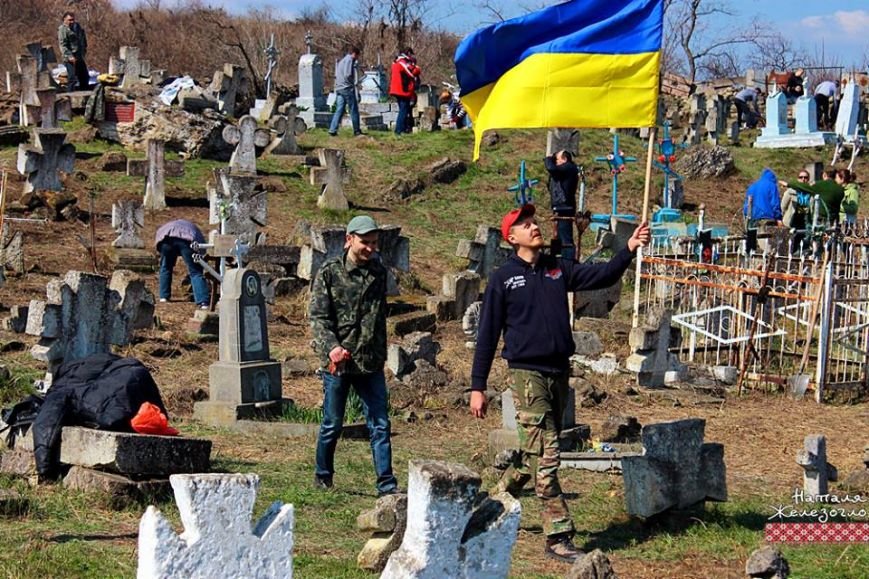 Вместе – сила! Одесские патриоты привели в порядок старинное казацкое кладбище (ФОТО) (фото) - фото 3