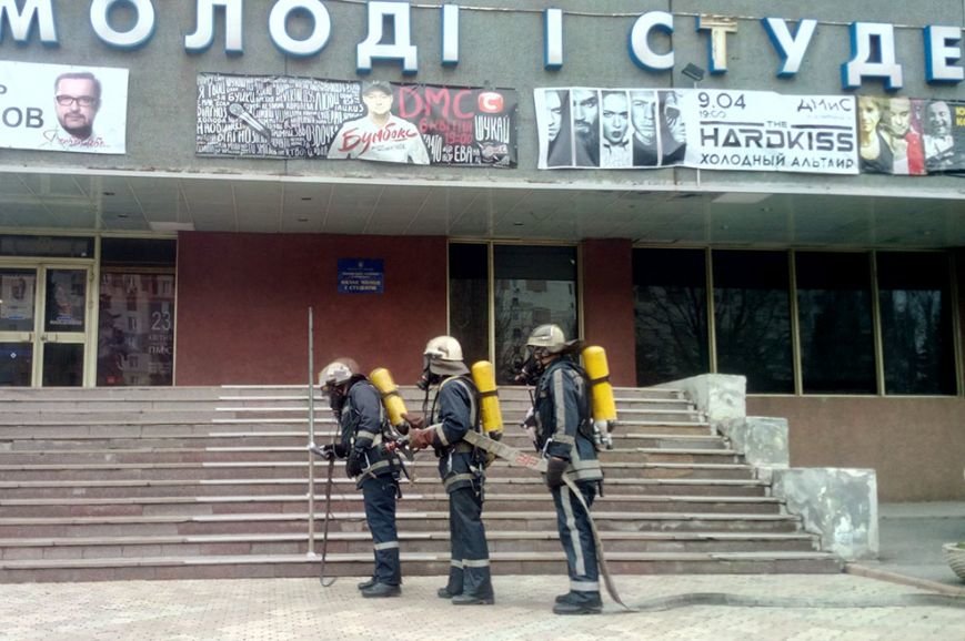 В Кривом Роге: полиция заинтересовалась соцопросами по программам Вилкула, активиста после ДТП и побоев лечат в В Кривом Роге: полиция заинтересовалась соцопросами по программам Вилкула, активиста после ДТП и побоев лечат в