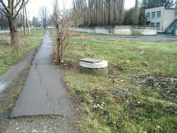 После обращения криворожан в СМИ дорога в школу стала безопаснее (ФОТО) (фото) - фото 1 После обращения криворожан в СМИ дорога в школу стала безопаснее (ФОТО) (фото) - фото 1