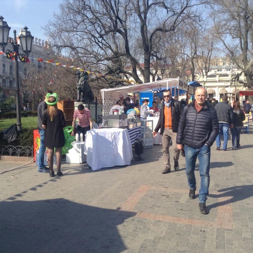 Как начинается 1 апреля в Одессе: фоторепортаж из центра города (ФОТО) (фото) - фото 1