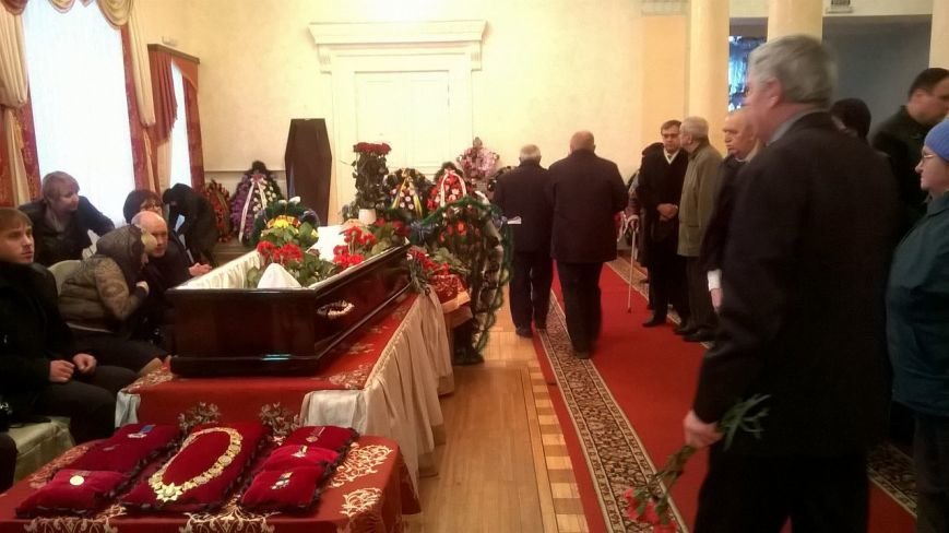 В Сумах простились с «Почетным гражданином города» (ФОТО) (фото) - фото 1 В Сумах простились с «Почетным гражданином города» (ФОТО) (фото) - фото 1
