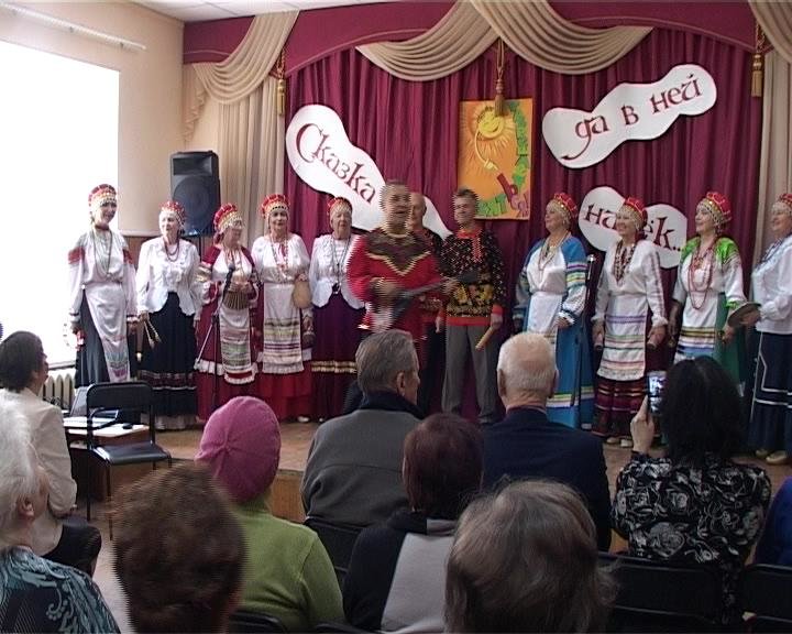 День смеха отметили праздничным концертом в Совете ветеранов Армавира