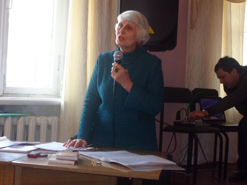 «Єдиний, хто не стомлюється - час. А ми – живі, нам треба поспішати» - в Красноармейске прошел творческий вечер, посвященный Лине Костенко (фото) - фото 3 «Єдиний, хто не стомлюється - час. А ми – живі, нам треба поспішати» - в Красноармейске прошел творческий вечер, посвященный Лине Костенко (фото) - фото 3