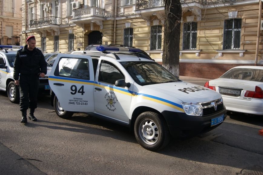 В Одессу стянули дополнительные силы полиции (ФОТО) (фото) - фото 1