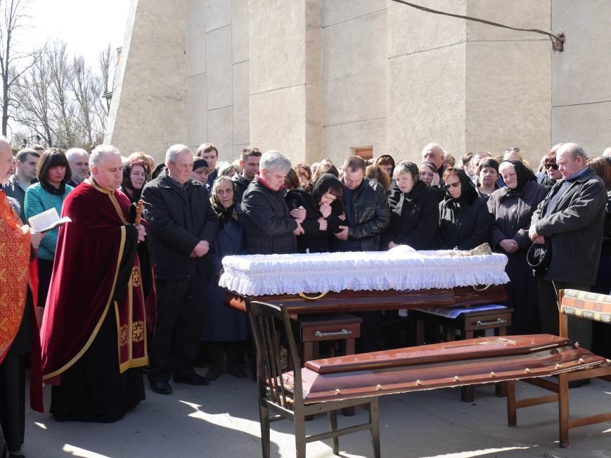 У Тернополі провели в останню путь військового лікаря Михайла Стасіва (Фоторепортаж) (фото) - фото 1 У Тернополі провели в останню путь військового лікаря Михайла Стасіва (Фоторепортаж) (фото) - фото 1