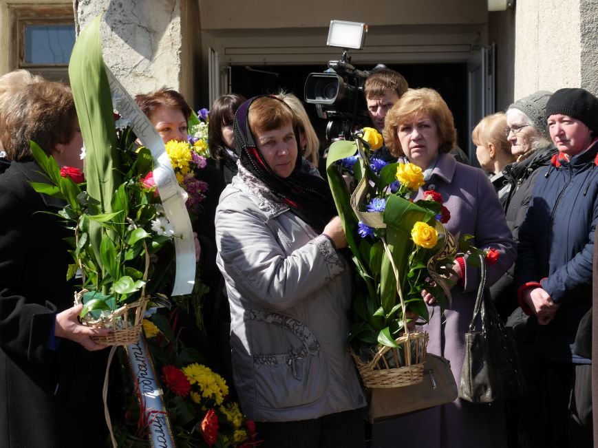 У Тернополі провели в останню путь військового лікаря Михайла Стасіва (Фоторепортаж) (фото) - фото 1 У Тернополі провели в останню путь військового лікаря Михайла Стасіва (Фоторепортаж) (фото) - фото 1