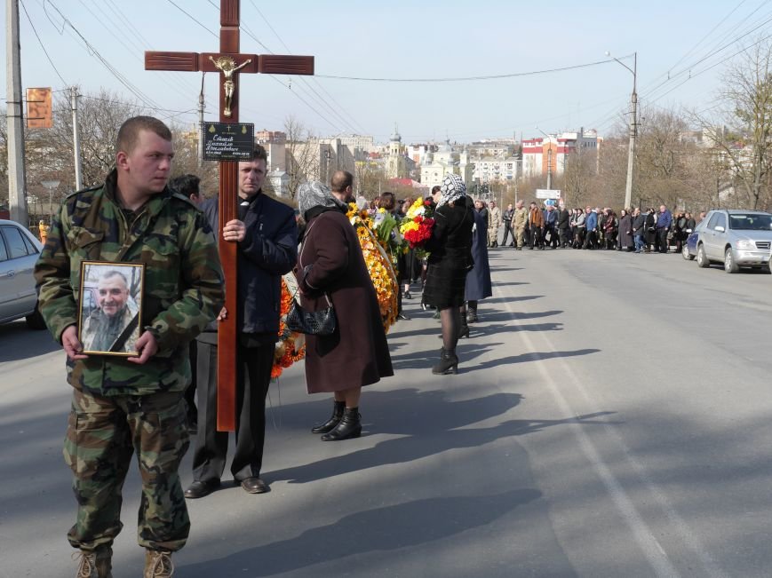 У Тернополі провели в останню путь військового лікаря Михайла Стасіва (Фоторепортаж) (фото) - фото 1 У Тернополі провели в останню путь військового лікаря Михайла Стасіва (Фоторепортаж) (фото) - фото 1