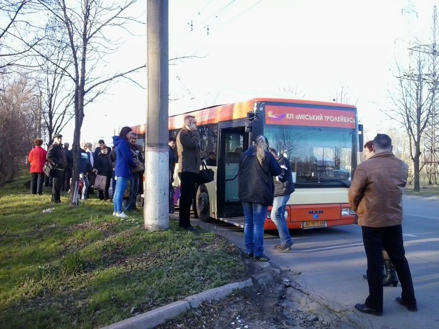 В Кривом Роге на маршруте №288 очередная поломка: В Кривом Роге на маршруте №288 очередная поломка: