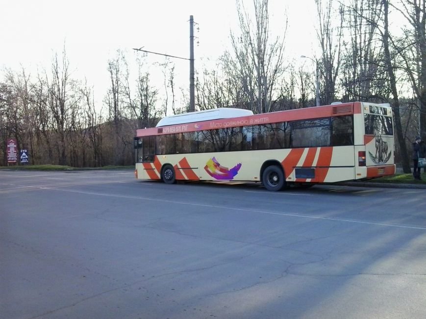 В Кривом Роге на маршруте №288 очередная поломка: В Кривом Роге на маршруте №288 очередная поломка: