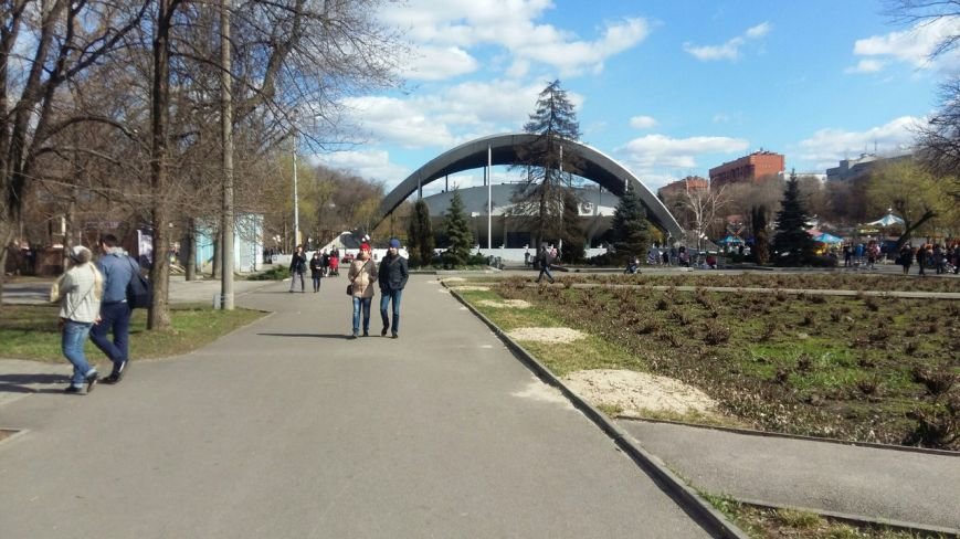 Выходные в Днепропетровске: как горожане наслаждались первыми теплыми днями апреля (ФОТО) (фото) - фото 5 Выходные в Днепропетровске: как горожане наслаждались первыми теплыми днями апреля (ФОТО) (фото) - фото 5