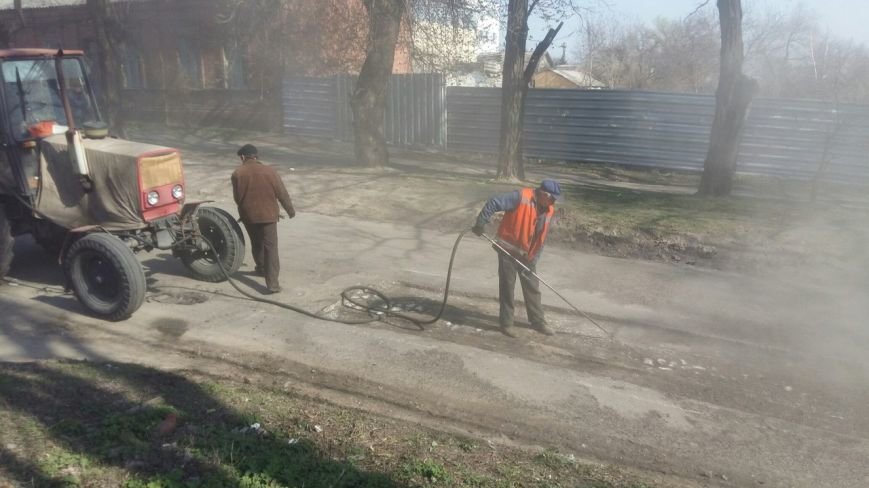Ямы на улице Сикорского (бывшая Тельмана) обещают устранить до конца недели (ФОТО) (фото) - фото 8 Ямы на улице Сикорского (бывшая Тельмана) обещают устранить до конца недели (ФОТО) (фото) - фото 8
