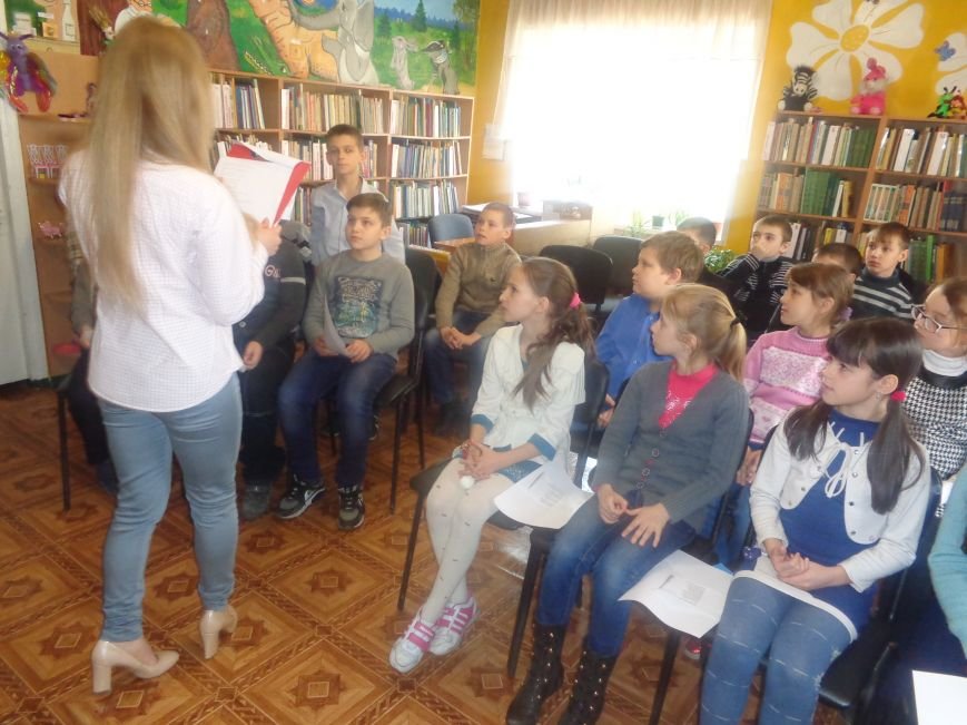 «Ой, не нам в кайданах ходить…» - в Красноармейске поговорили о творческом пути поэтессы и писательницы Марийки Подгорянки (фото) - фото 17 «Ой, не нам в кайданах ходить…» - в Красноармейске поговорили о творческом пути поэтессы и писательницы Марийки Подгорянки (фото) - фото 17