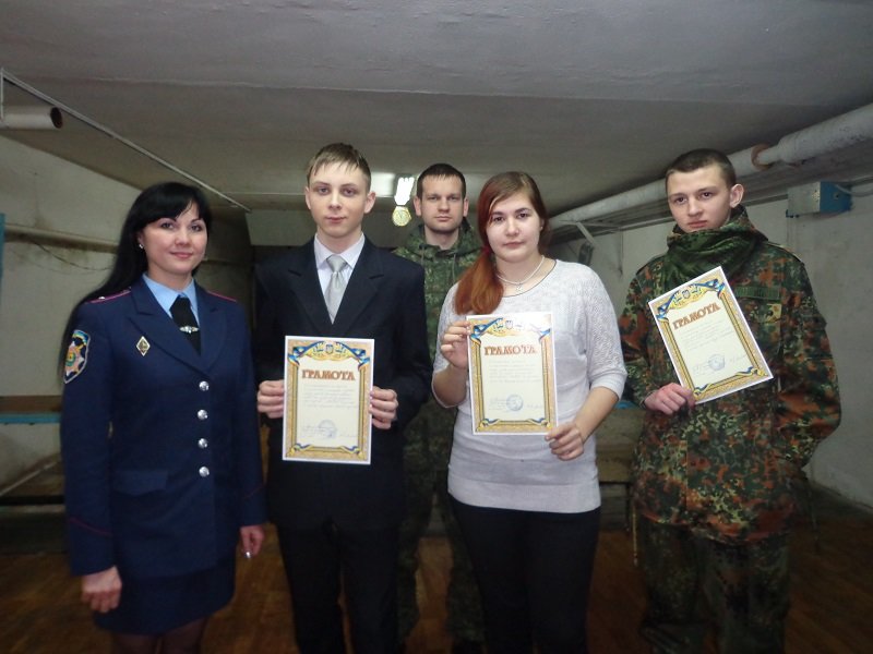 Будущие полицейские Бахмута соревновались в пулевой стрельбе (фото) - фото 1 Будущие полицейские Бахмута соревновались в пулевой стрельбе (фото) - фото 1