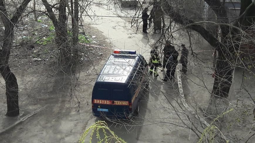 На ул. Орловской обнаружили мину (ФОТОФАКТ) (фото) - фото 1 На ул. Орловской обнаружили мину (ФОТОФАКТ) (фото) - фото 1