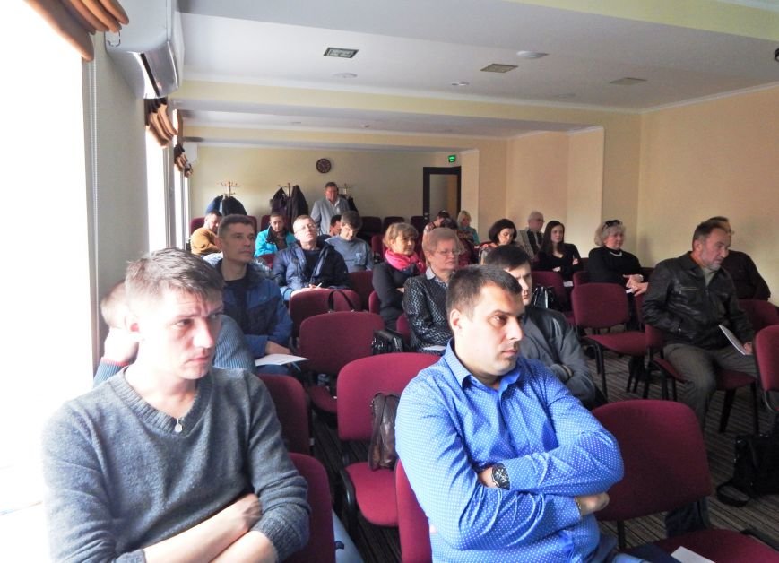 У Черкасах пройшов симпозіум для покрівельників: надійність даху га... У Черкасах пройшов симпозіум для покрівельників: надійність даху гарантують якісні покрівельні матеріали (фото) - фото 2