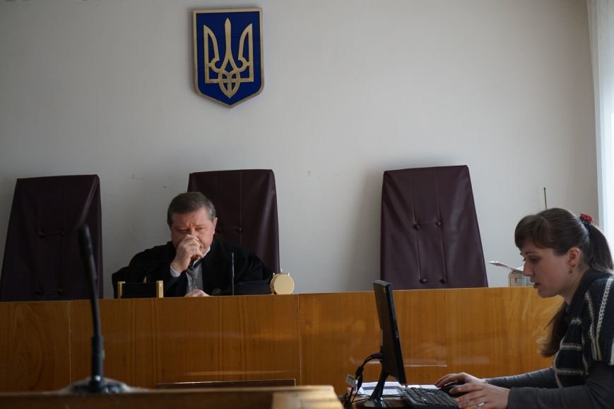 В Кривом Роге перенесли суд над активистами, требовавших от транспортного прокурора выполнения его прямых обязанностей (ФОТО) (фото) - фото 1 В Кривом Роге перенесли суд над активистами, требовавших от транспортного прокурора выполнения его прямых обязанностей (ФОТО) (фото) - фото 1