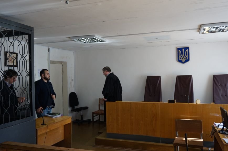 В Кривом Роге перенесли суд над активистами, требовавших от транспортного прокурора выполнения его прямых обязанностей (ФОТО) (фото) - фото 1 В Кривом Роге перенесли суд над активистами, требовавших от транспортного прокурора выполнения его прямых обязанностей (ФОТО) (фото) - фото 1