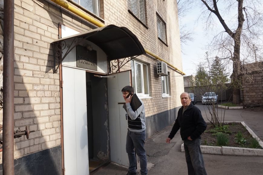 В Кривом Роге перенесли суд над активистами, требовавших от транспортного прокурора выполнения его прямых обязанностей (ФОТО) (фото) - фото 1 В Кривом Роге перенесли суд над активистами, требовавших от транспортного прокурора выполнения его прямых обязанностей (ФОТО) (фото) - фото 1
