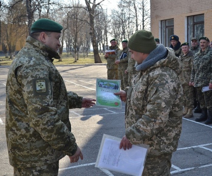 В Сумском отряде провожали военнослужащих, которых уволили в запас (ФОТО) (фото) - фото 1 В Сумском отряде провожали военнослужащих, которых уволили в запас (ФОТО) (фото) - фото 1
