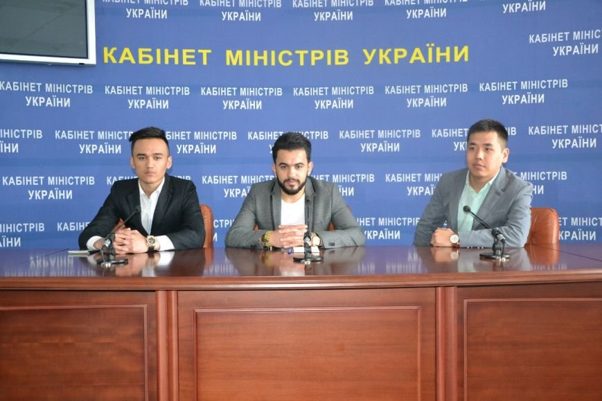 Студенты-иностранцы СумГУ посетили главные государственные учреждения Украины (ФОТО) (фото) - фото 1 Студенты-иностранцы СумГУ посетили главные государственные учреждения Украины (ФОТО) (фото) - фото 1