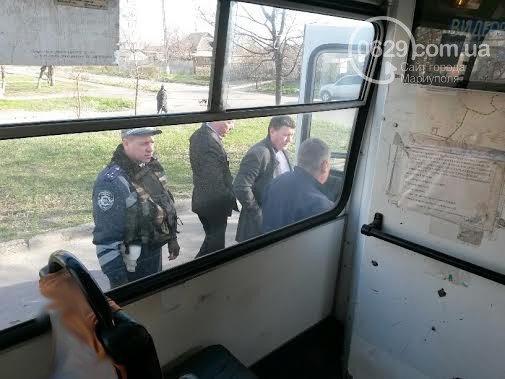 В Мариуполе перевозчик снял маршрутки с линии, чтобы не попасть под проверку (ФОТО) (фото) - фото 1 В Мариуполе перевозчик снял маршрутки с линии, чтобы не попасть под проверку (ФОТО) (фото) - фото 1