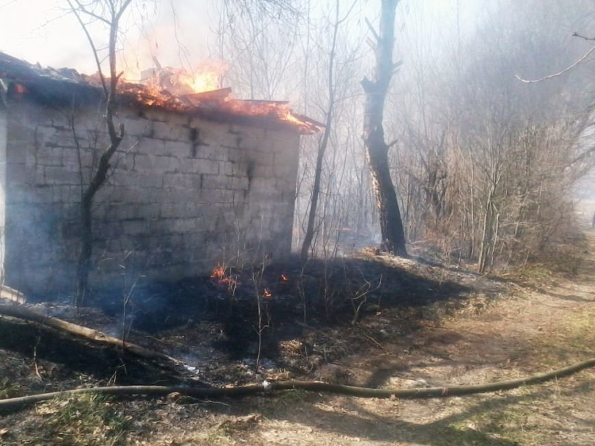 За сутки в Черниговской области горело более 80 га сухой травы и 7 хозяйств (фото) - фото 1 За сутки в Черниговской области горело более 80 га сухой травы и 7 хозяйств (фото) - фото 1