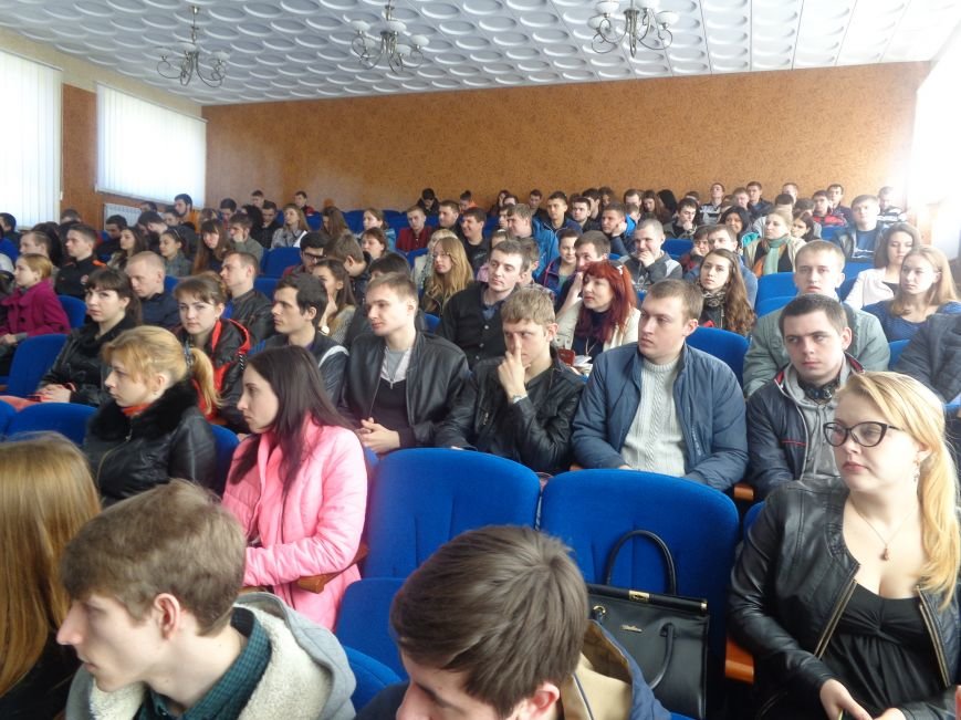 «Редкие» профессии и открытые вакансии: в ДонНТУ Красноармейска завершилась ярмарка вакансий (фото) - фото 4 «Редкие» профессии и открытые вакансии: в ДонНТУ Красноармейска завершилась ярмарка вакансий (фото) - фото 4