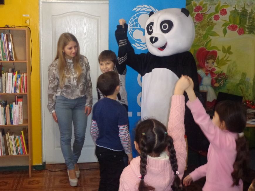 Любимые герои, сладкие сюрпризы и «движение, которое жизнь»: в детской библиотеке имени А. П. Гайдара прошел День Здоровья (фото) - фото 12 Любимые герои, сладкие сюрпризы и «движение, которое жизнь»: в детской библиотеке имени А. П. Гайдара прошел День Здоровья (фото) - фото 12