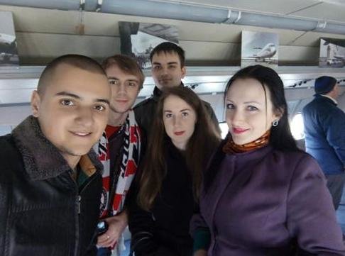 «Вперед, «Донбасс»! Вперед, родной! Мы за тебя стоим стеной!» - студенты ДонНТУ Красноармейска посетили Чемпионат Украины по хоккею (фото) - фото 4 «Вперед, «Донбасс»! Вперед, родной! Мы за тебя стоим стеной!» - студенты ДонНТУ Красноармейска посетили Чемпионат Украины по хоккею (фото) - фото 4