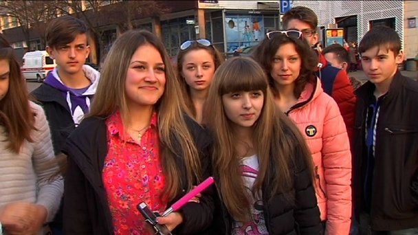 Дети из Донбасса пришли в восторг от встречи со знаменитым австралийцем Ником Вуйчичем (фото) - фото 5