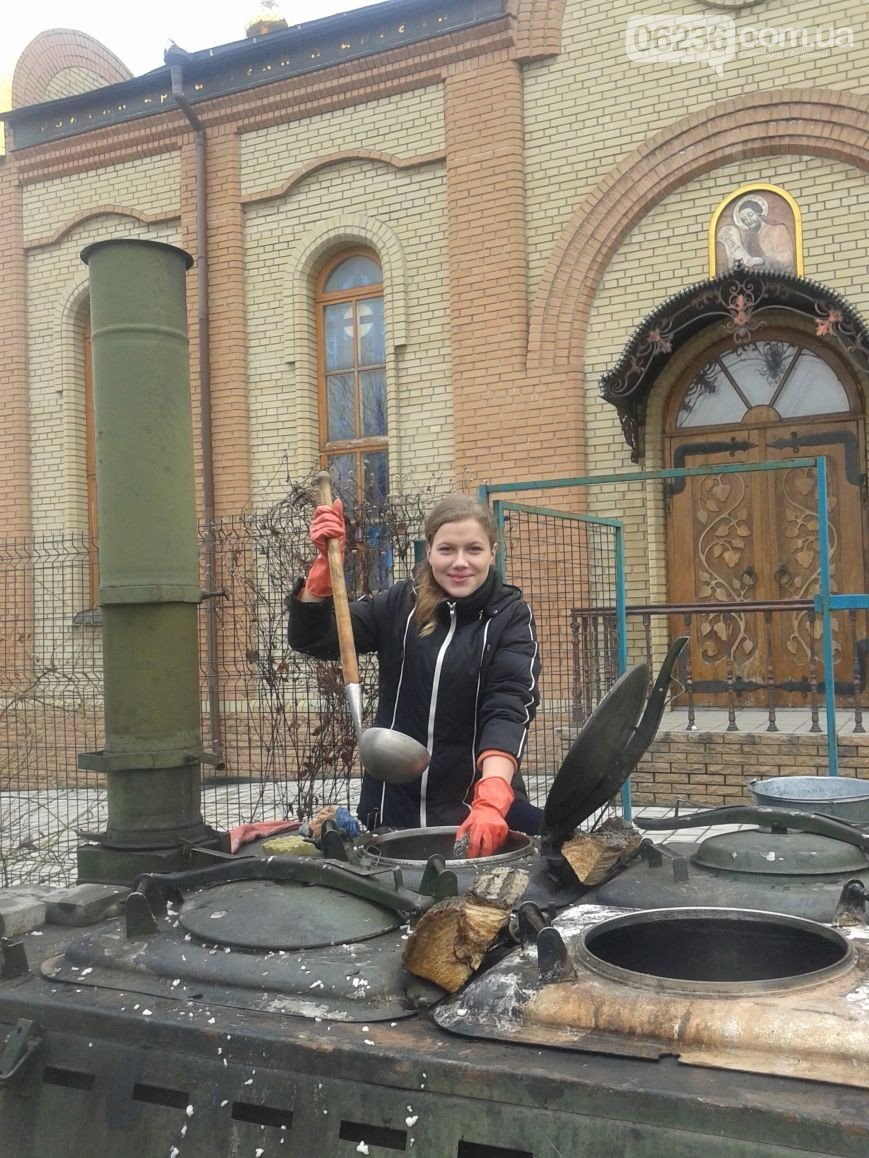Полевая кухня авдеевских волонтёров накормит всех нуждающихся (ФОТО) (фото) - фото 1 Полевая кухня авдеевских волонтёров накормит всех нуждающихся (ФОТО) (фото) - фото 1