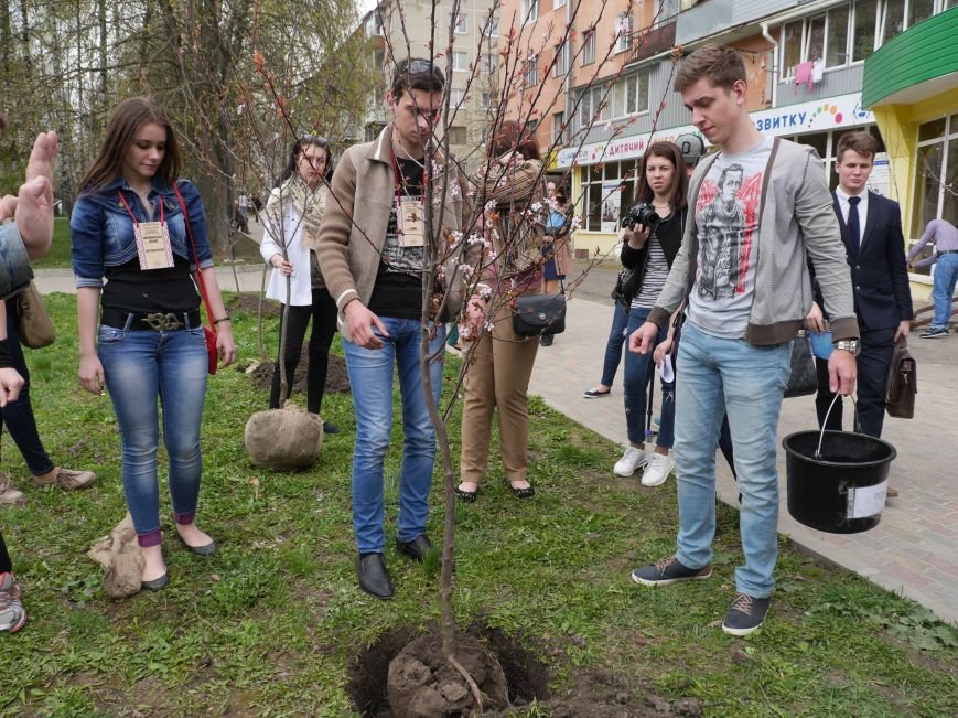 У Тернополі на «Дружбі» висадили дерева миру (Фото) (фото) - фото 1 У Тернополі на «Дружбі» висадили дерева миру (Фото) (фото) - фото 1