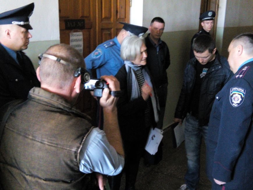 По заявлению активиста суд в Кривом Роге обязал прокуратуру..., фото-1 По заявлению активиста суд в Кривом Роге обязал прокуратуру открыть уголовное производство в отношении подполковника Гоптарева (ФОТО), фото-1