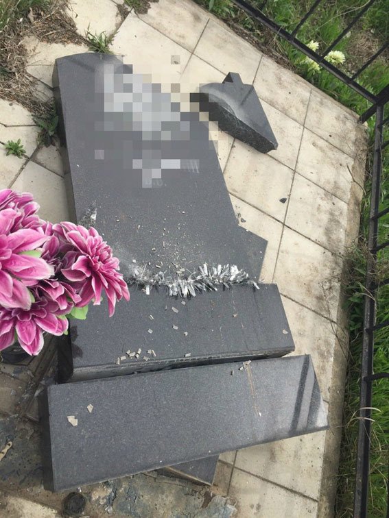 На одесском кладбище вандалы разрушили более 40 надгробий (ФОТО) (фото) - фото 3