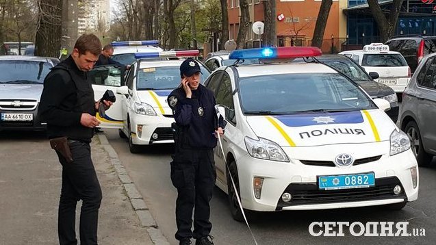 В Киеве пьяный водитель сбил полицейского (ФОТО) (фото) - фото 1 В Киеве пьяный водитель сбил полицейского (ФОТО) (фото) - фото 1