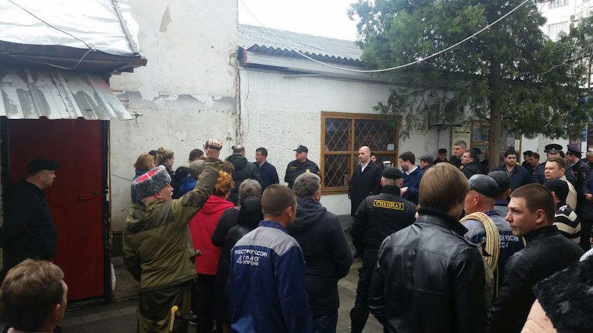 В Анапе на Центральном рынке начинается снос киосков (фото) - фото 4 В Анапе на Центральном рынке начинается снос киосков (фото) - фото 4