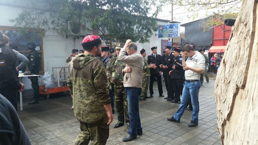 В Анапе на Центральном рынке сносят киоски (фото) - фото 8 В Анапе на Центральном рынке сносят киоски (фото) - фото 8