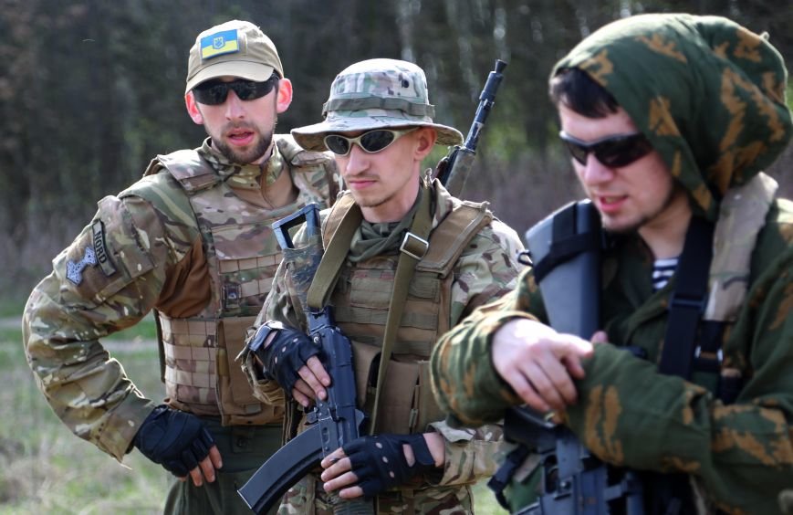 Під Збаражем літали бойові безпілотники, лунали постріли та вибухи (фото) (фото) - фото 1 Під Збаражем літали бойові безпілотники, лунали постріли та вибухи (фото) (фото) - фото 1