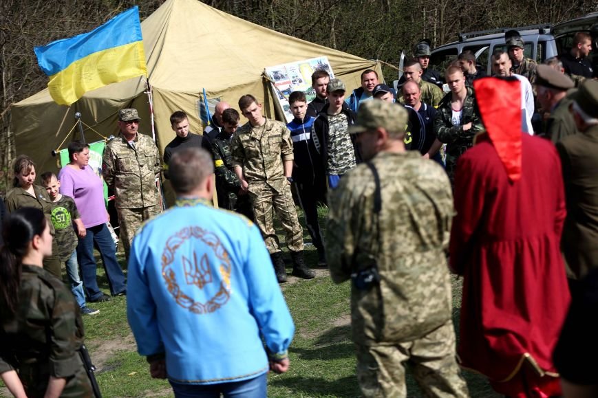 Під Збаражем літали бойові безпілотники, лунали постріли та вибухи (фото) (фото) - фото 1 Під Збаражем літали бойові безпілотники, лунали постріли та вибухи (фото) (фото) - фото 1
