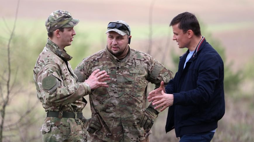 Під Збаражем літали бойові безпілотники, лунали постріли та вибухи (фото) (фото) - фото 1 Під Збаражем літали бойові безпілотники, лунали постріли та вибухи (фото) (фото) - фото 1