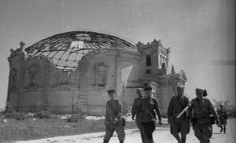 sov_boytsi_u_panorami_sevastopolya_1944.47ux9ci0h08w804ow4g0kskcs.ejcuplo1l0oo0sk8c40s8osc4.th sov_boytsi_u_panorami_sevastopolya_1944.47ux9ci0h08w804ow4g0kskcs.ejcuplo1l0oo0sk8c40s8osc4.th