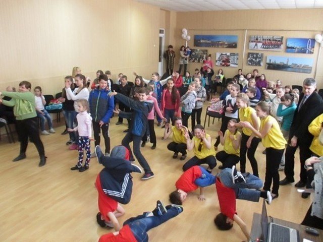Школьники Бахмута отметили Всемирный день здоровья (фото) - фото 1 Школьники Бахмута отметили Всемирный день здоровья (фото) - фото 1