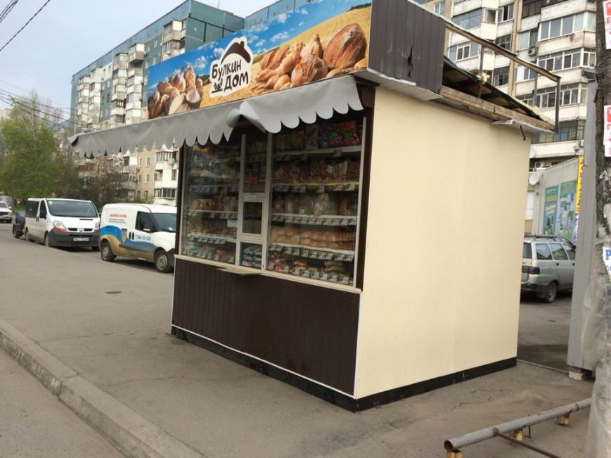 Поздно вечером на Фрунзенском играли в шахматы киосками: было-стало (ФОТО) (фото) - фото 11 Поздно вечером на Фрунзенском играли в шахматы киосками: было-стало (ФОТО) (фото) - фото 11