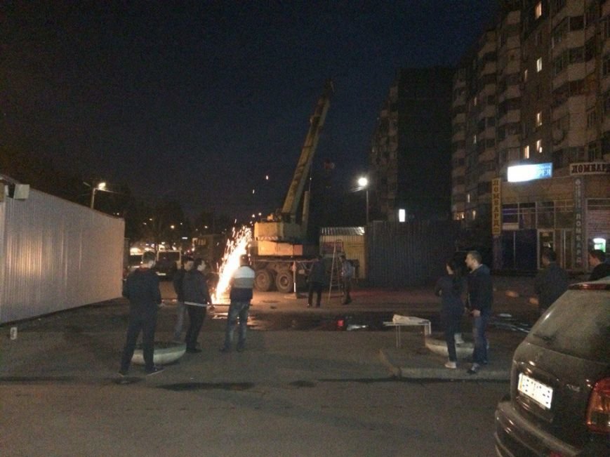 Поздно вечером на Фрунзенском играли в шахматы киосками: было-стало (ФОТО) (фото) - фото 3 Поздно вечером на Фрунзенском играли в шахматы киосками: было-стало (ФОТО) (фото) - фото 3