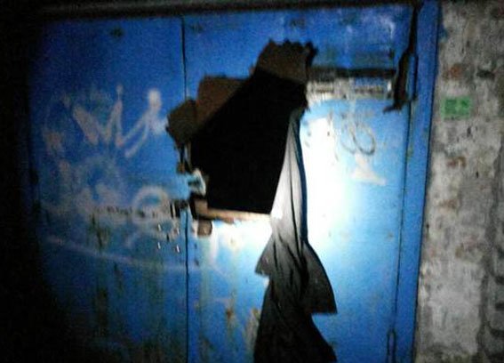 В Кременчуге отчаявшийся вор пытался отбиться от полицейских отвёрткой (ФОТО) (фото) - фото 1 В Кременчуге отчаявшийся вор пытался отбиться от полицейских отвёрткой (ФОТО) (фото) - фото 1