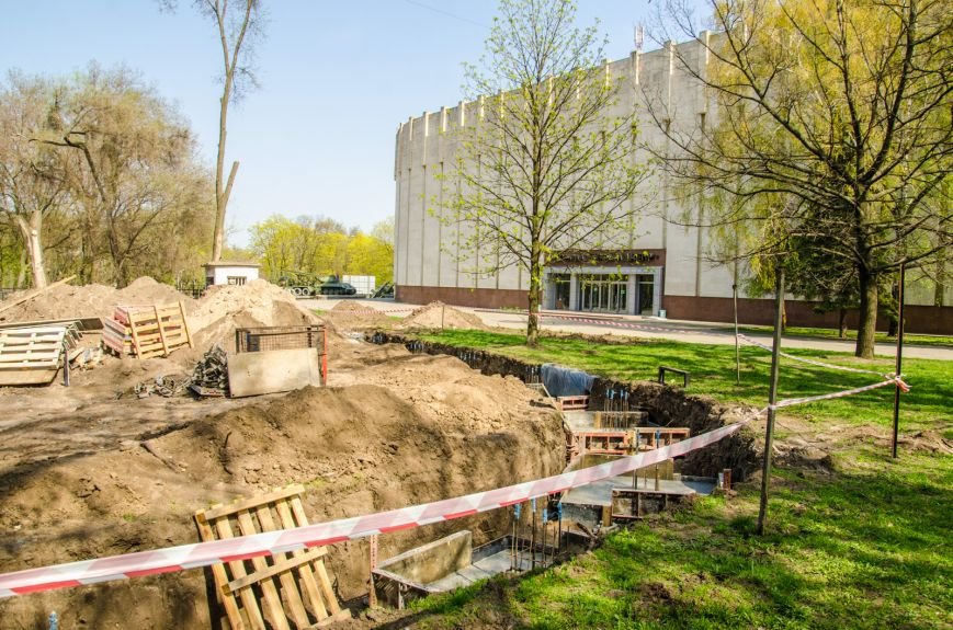 В Днепропетровске откроют уличную экспозицию будущего музея АТО (ФОТО) (фото) - фото 6 В Днепропетровске откроют уличную экспозицию будущего музея АТО (ФОТО) (фото) - фото 6