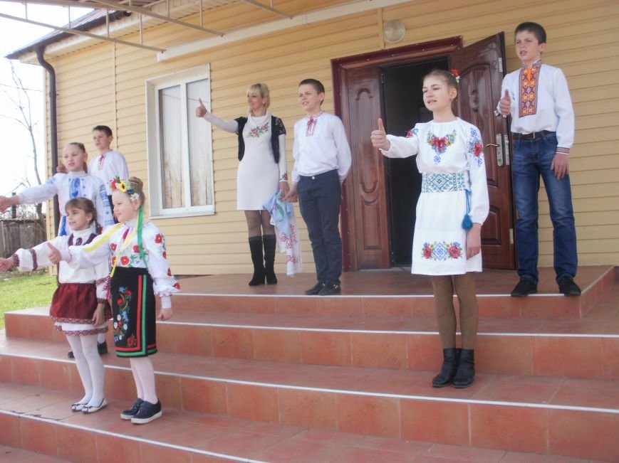 Социокультурная акция «Есть хлеб-жизнь» продолжила свой марафон на Первомайщине (фото) (фото) - фото 1 Социокультурная акция «Есть хлеб-жизнь» продолжила свой марафон на Первомайщине (фото) (фото) - фото 1